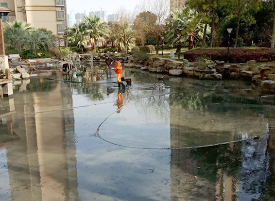 大路镇景观池淤泥清理