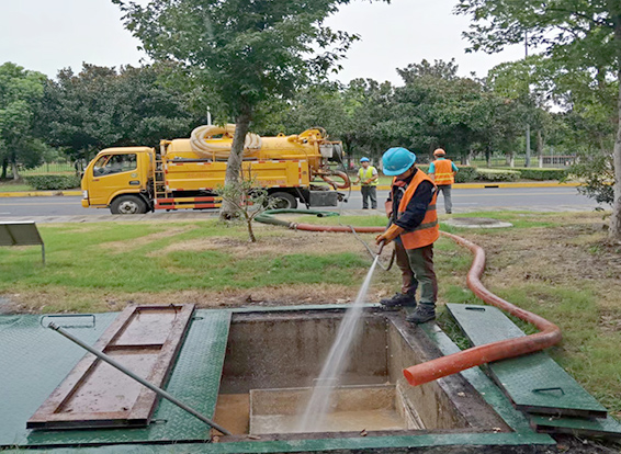 大路镇化油池清理